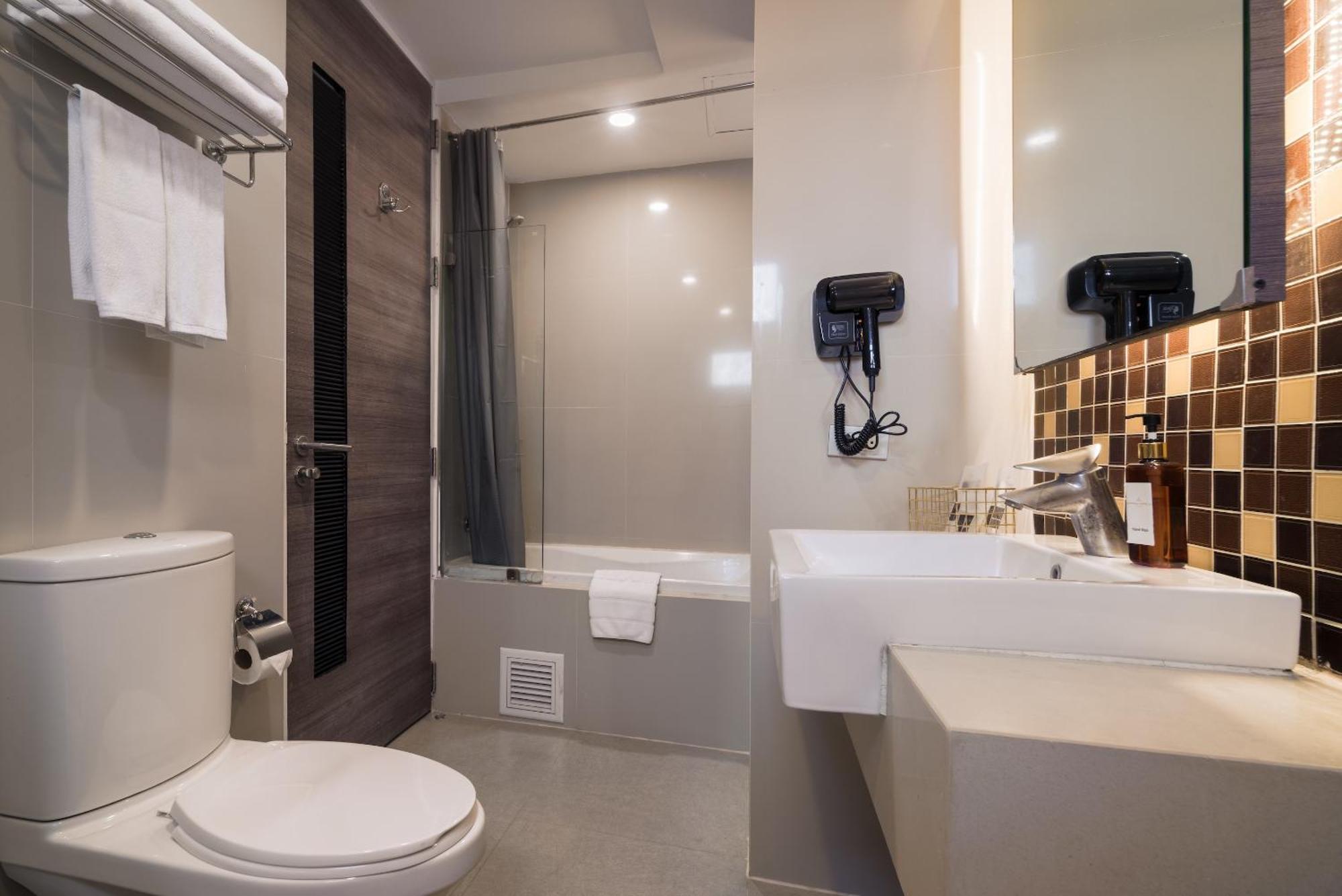 Aspira Suites Sukhumvit 20 Bangkok Exterior foto